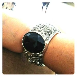Beautiful chunky Black/Siver bracelet